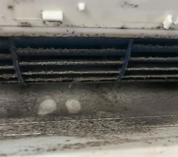 茅箭空调吹的风有股烧焦味是怎么回事